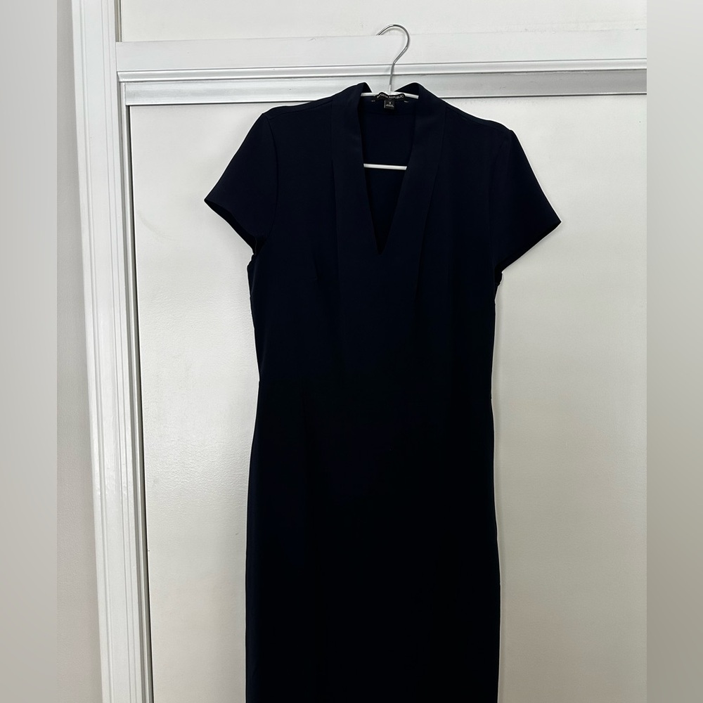Banana Republic Navy V-Neck Sheath Dress for Work - 4T